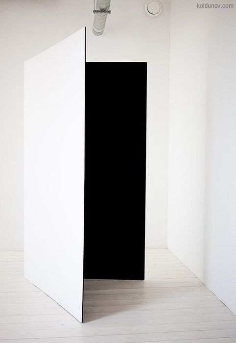 V-Flats - size 8ftx4ft with black and white - foam core board - rental item | Apex Photo Studios