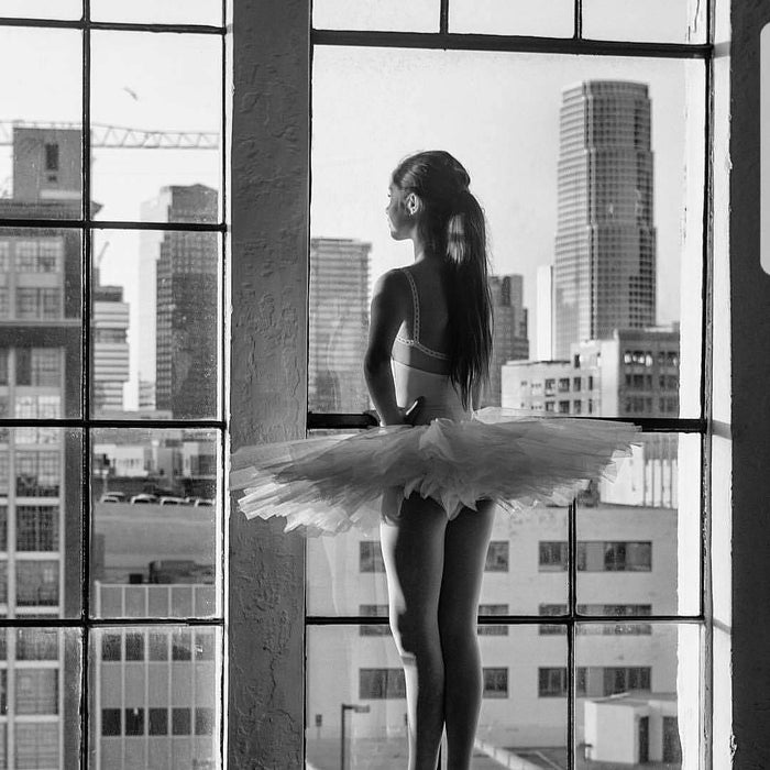 Apex-Photo-Studios-Studio-A-DAYLIGHT PHOTO STUDIO WITH CYC-ballerina-next-to-window-art-black-and-white-bnw